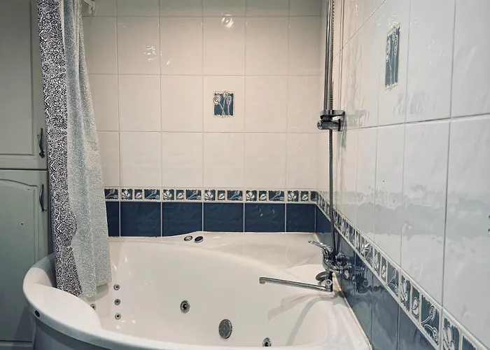 Allure & Coffee Viesu māja *